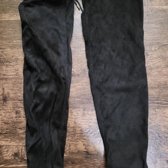 Black Knee High Skipper Style 2 Inch Heel Suede (Size 9) Boots - Picture 2 of 3